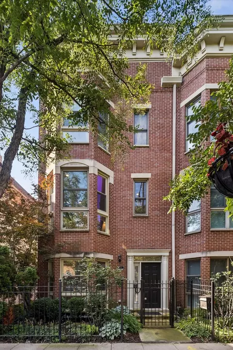 1711 W Belmont Ave, Chicago, IL 60657