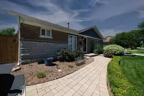 Exterior - 16450 67th Ct, Tinley Park, IL 60477 photo 2 of 9