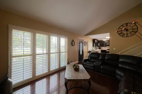 Entry Way - 16450 67th Ct, Tinley Park, IL 60477 photo 1 of 3