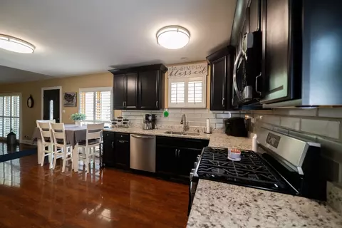 Kitchen - 16450 67th Ct, Tinley Park, IL 60477 photo 2 of 3