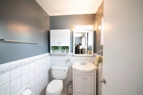 Bath - 16450 67th Ct, Tinley Park, IL 60477 photo 1 of 1