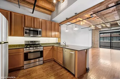 Kitchen - 106 N Aberdeen St #4F, Chicago, IL 60607 photo 2 of 2
