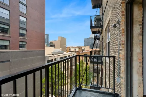 Other - 106 N Aberdeen St #4F, Chicago, IL 60607 photo 5 of 5