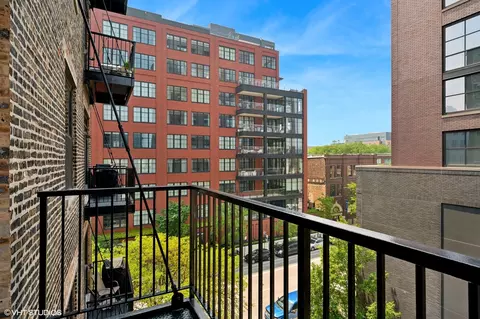 Other - 106 N Aberdeen St #4F, Chicago, IL 60607 photo 4 of 5