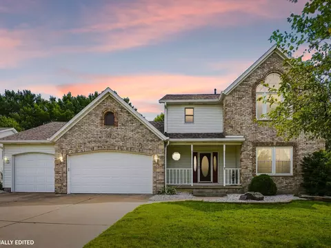 1421 W 60th St, Davenport, IA 52806