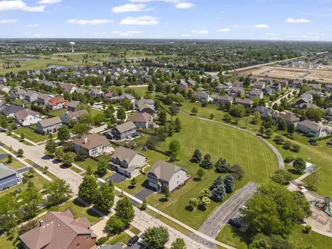 View/Area - 27008 Ashgate Xing, Plainfield, IL 60585 photo 11 of 16