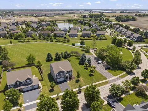 View/Area - 27008 Ashgate Xing, Plainfield, IL 60585 photo 9 of 16