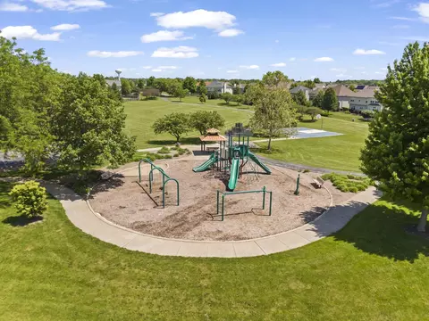 View/Area - 27008 Ashgate Xing, Plainfield, IL 60585 photo 3 of 16