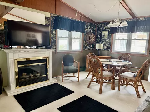 Dining - 12 Yardley Dr, Spring Valley, IL 61362 photo 1 of 4