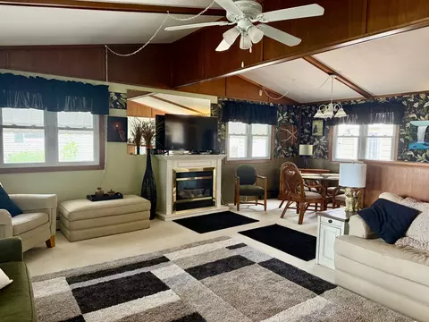 Living - 12 Yardley Dr, Spring Valley, IL 61362 photo 3 of 5