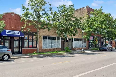 1449 W Devon Ave, Chicago, IL 60660 photo 3