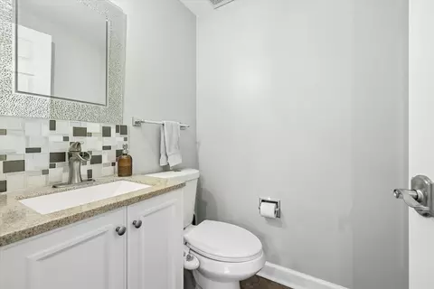 Bath - 93 Pine Cir, Cary, IL 60013 photo 1 of 3