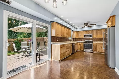 Kitchen - 93 Pine Cir, Cary, IL 60013 photo 2 of 2