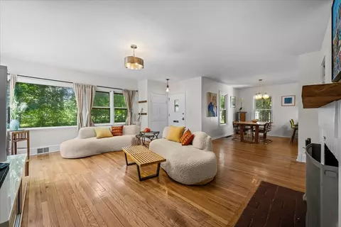 Living - 262 Maple Hill Rd, Glencoe, IL 60022 photo 1 of 2