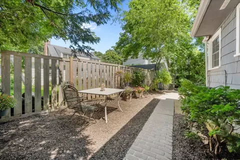 Exterior - 262 Maple Hill Rd, Glencoe, IL 60022 photo 2 of 4