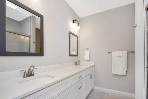 Bath - 17 Fedor Cir, Bloomington, IL 61705 photo 1 of 4