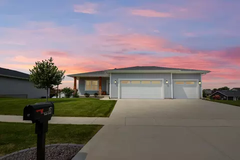 Exterior - 17 Fedor Cir, Bloomington, IL 61705 photo 4 of 7