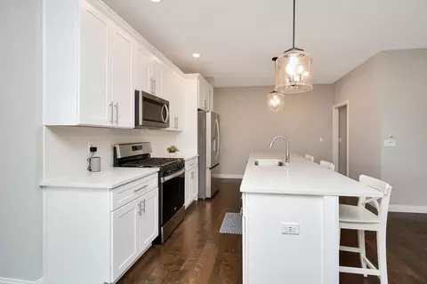 Kitchen - 17 Fedor Cir, Bloomington, IL 61705 photo 3 of 11