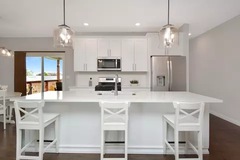 Kitchen - 17 Fedor Cir, Bloomington, IL 61705 photo 2 of 11