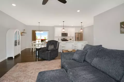 Living - 17 Fedor Cir, Bloomington, IL 61705 photo 9 of 9