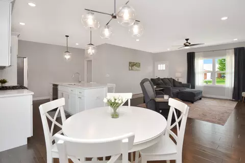 Dining - 17 Fedor Cir, Bloomington, IL 61705 photo 4 of 4