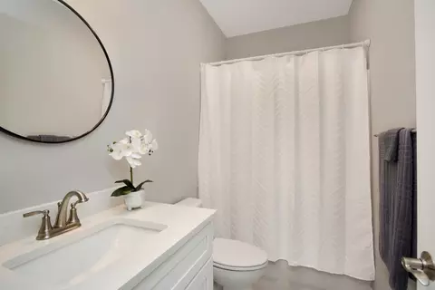 Bath - 17 Fedor Cir, Bloomington, IL 61705 photo 3 of 4