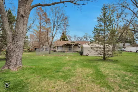 Exterior - 23336 S Kings Rd, Steger, IL 60475 photo 10 of 12