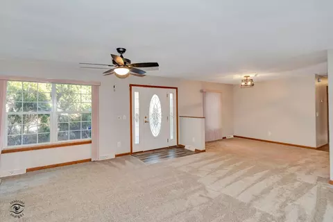 Living - 23336 S Kings Rd, Steger, IL 60475 photo 2 of 3