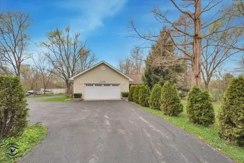 Exterior - 23336 S Kings Rd, Steger, IL 60475 photo 4 of 12