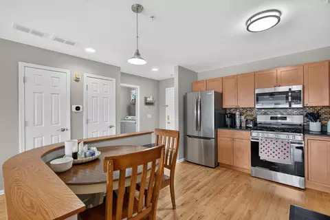 Kitchen - 50 N Bokelman St #534, Roselle, IL 60172 photo 2 of 3