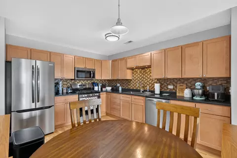 Kitchen - 50 N Bokelman St #534, Roselle, IL 60172 photo 1 of 3