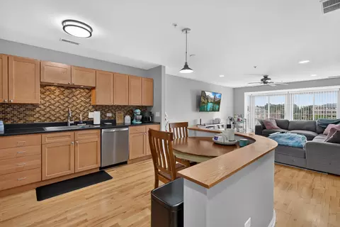 Kitchen - 50 N Bokelman St #534, Roselle, IL 60172 photo 3 of 3
