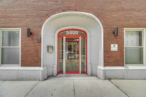 5400 S Harper Ave #402, Chicago, IL 60615