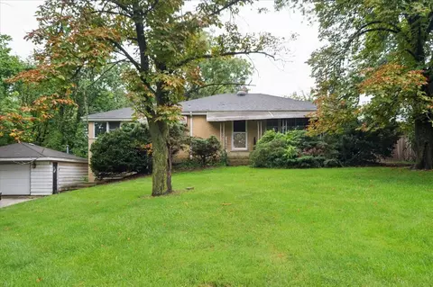 8351 W 99th St, Palos Hills, IL 60465