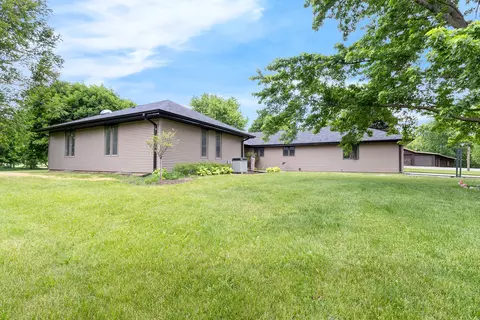 11 N025 Burlington Rd, Hampshire, IL 60140