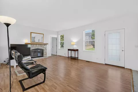Living - 3020 Chalkstone Ave, Elgin, IL 60124 photo 1 of 8