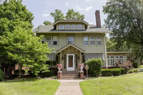 2401 Brady St, Davenport, IA 52803
