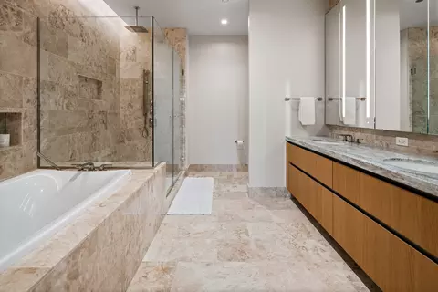 Bath - 363 E Wacker Dr #1906, Chicago, IL 60601 photo 2 of 5