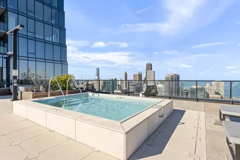 Exterior - 363 E Wacker Dr #1906, Chicago, IL 60601 photo 2 of 3