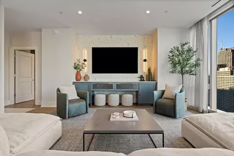 Living - 363 E Wacker Dr #1906, Chicago, IL 60601 photo 3 of 8