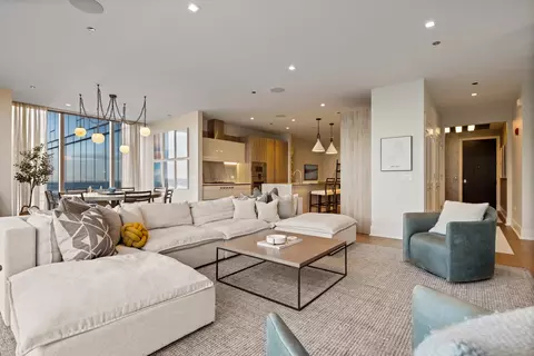 Living - 363 E Wacker Dr #1906, Chicago, IL 60601 photo 4 of 8