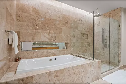 Bath - 363 E Wacker Dr #1906, Chicago, IL 60601 photo 3 of 5
