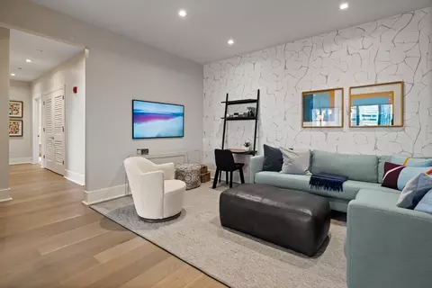 Living - 363 E Wacker Dr #1906, Chicago, IL 60601 photo 5 of 8