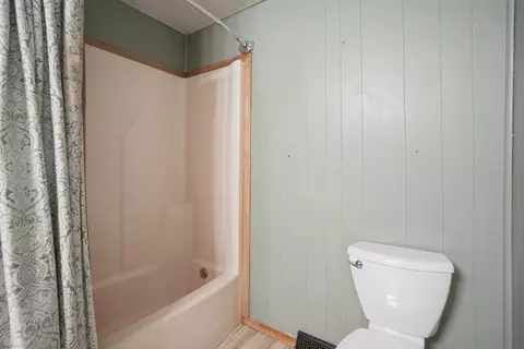 Bath - 4491 Bishop Rd, Prophetstown, IL 61277 photo 2 of 3