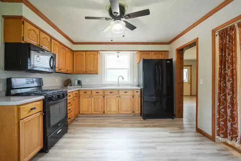 Kitchen - 4491 Bishop Rd, Prophetstown, IL 61277 photo 2 of 2
