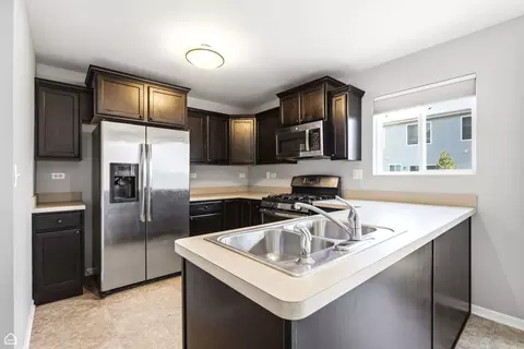 Kitchen - 1665 Windward Dr, Pingree Grove, IL 60140 photo 2 of 3