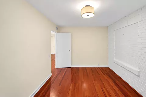 Bedroom - 40 E 9th St #1809, Chicago, IL 60605 photo 2 of 5