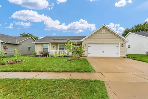 2705 N Skyline Dr, Urbana, IL 61802