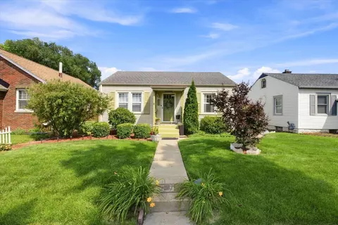 2007 44th St, Rock Island, IL 61201