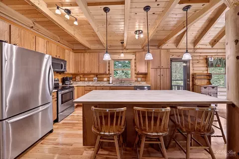 Kitchen - 1334 Hillside Vw, Algonquin, IL 60102 photo 1 of 2